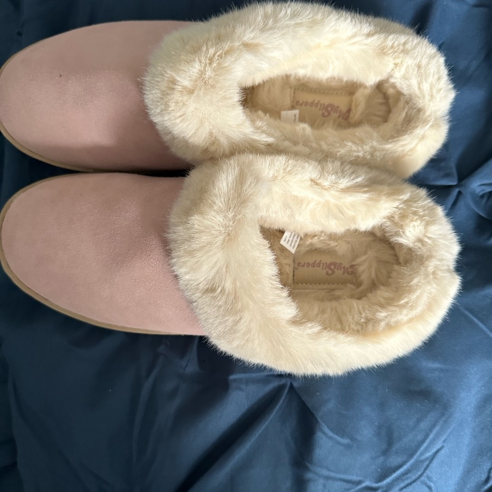My Slippers. Size 9 Never Worn - Picture 3 of 3